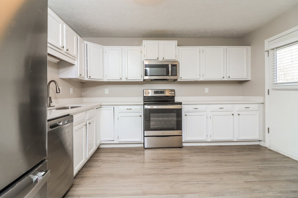 Building Photo - 700 Gregory Manor Dr SW