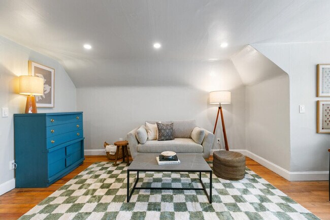 Building Photo - 2619 E 12th Ave