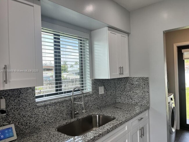 Building Photo - 11535 SW 139th Terrace