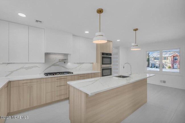 Building Photo - 1 Robin Dr