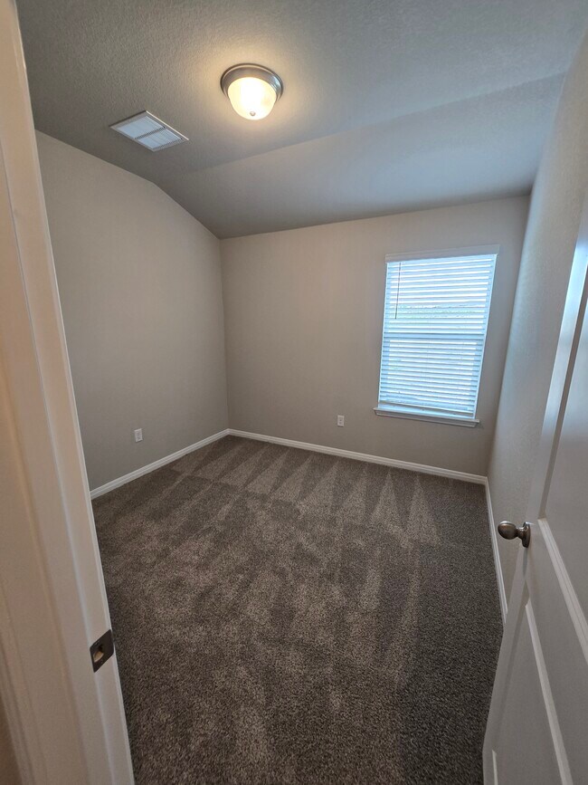 Building Photo - 5100 Stockton Ln