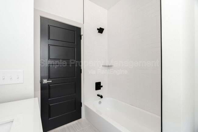 Building Photo - 1801 NW 39th St