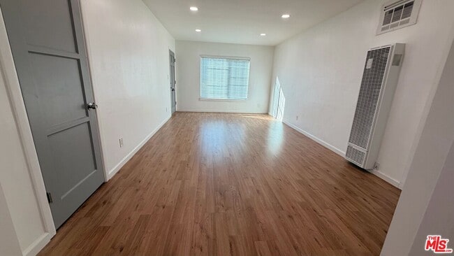 Building Photo - 202 N Locust St