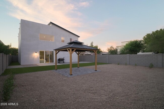 Building Photo - 2821 N 28th Pl