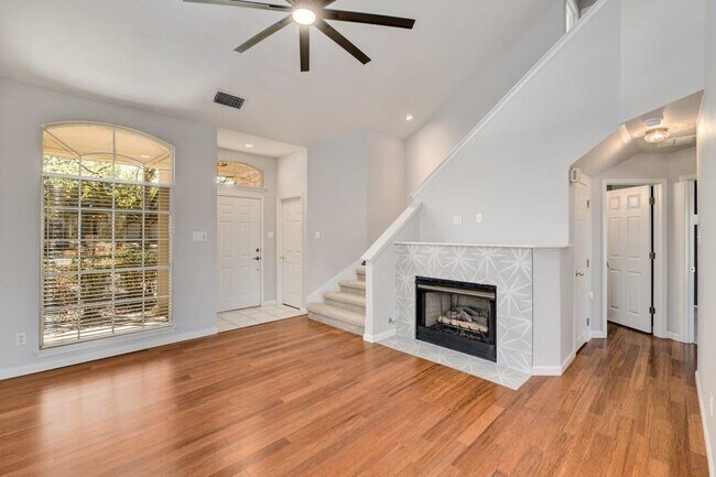 Building Photo - 9416 Bradner Dr