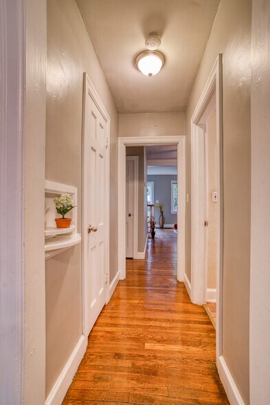 hall - 1000b Grandview Dr