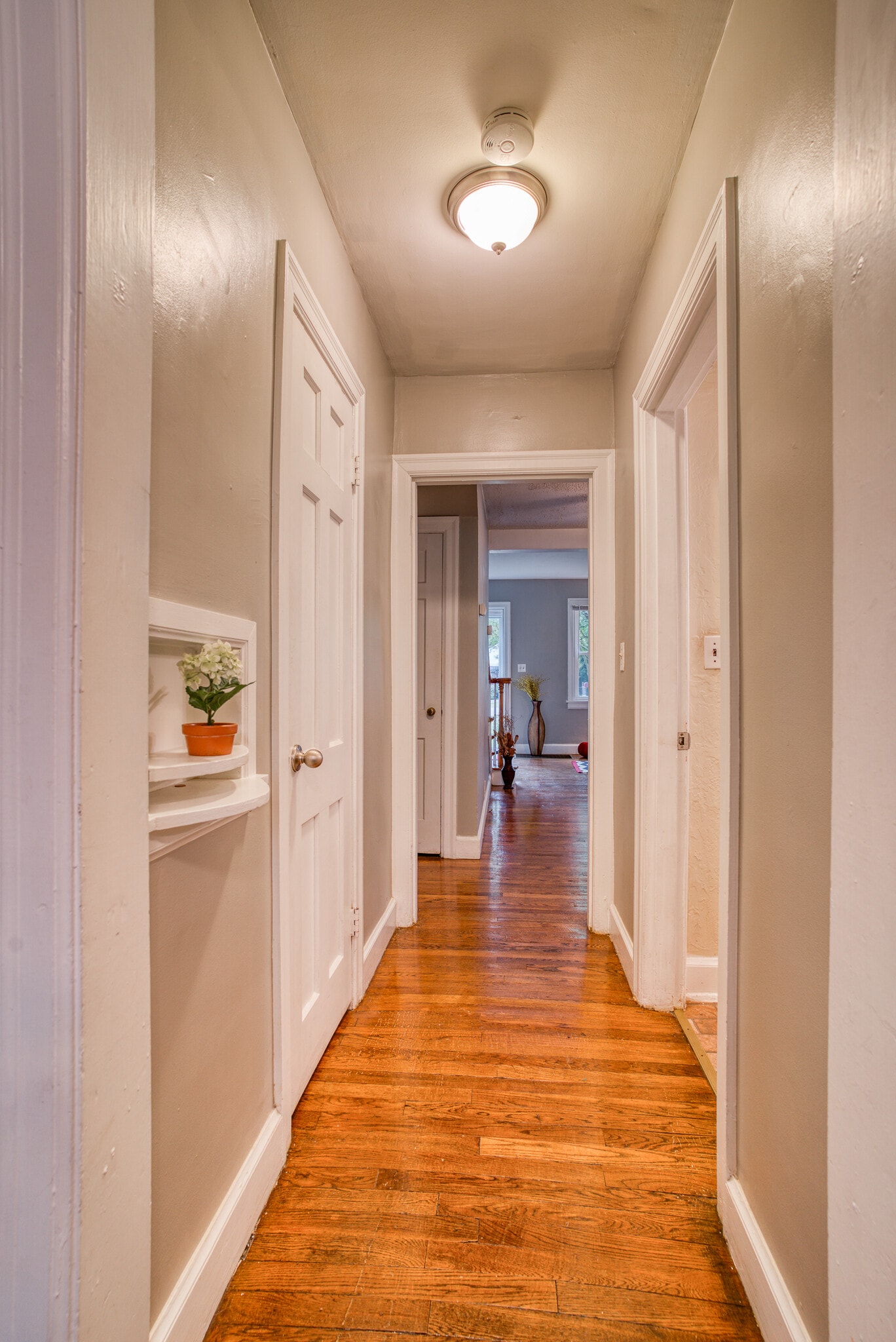 hall - 1000b Grandview Dr