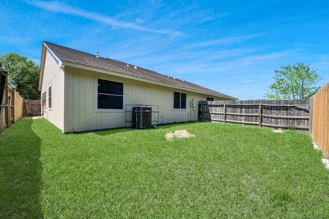 Building Photo - 16425 Monte Carlo Ln