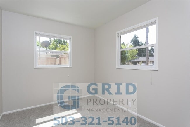 Building Photo - Remodeled 3 Bedroom Available in Northeast Portland!