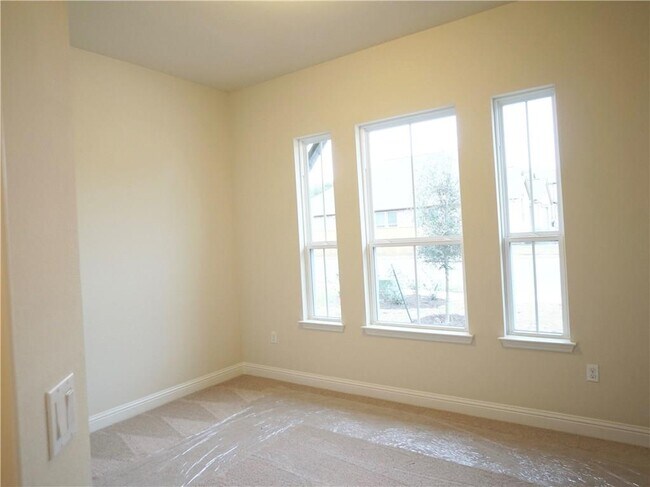 Building Photo - 14928 Iveans Way