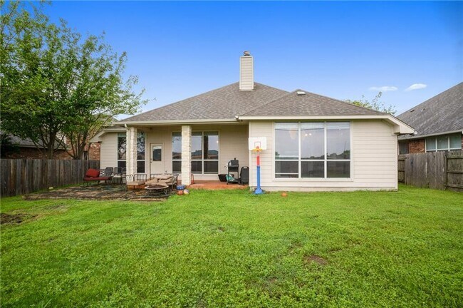 Building Photo - 2313 Village View Loop