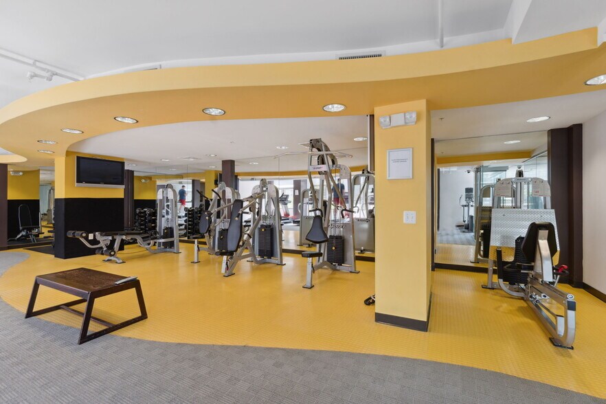 Building Photo - 3650 S Glebe Rd