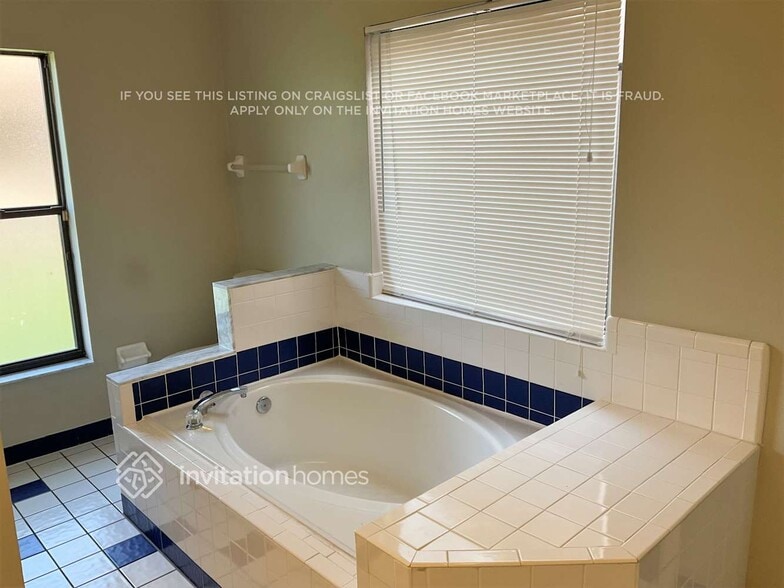 Building Photo - 1018 Henson Ct