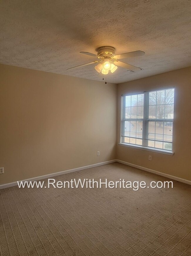 Building Photo - WOW!!...GORGEOUS HOME/HARDWOOD FLOORS/ UPGRADES GALLORE / SWIM - TENNIS