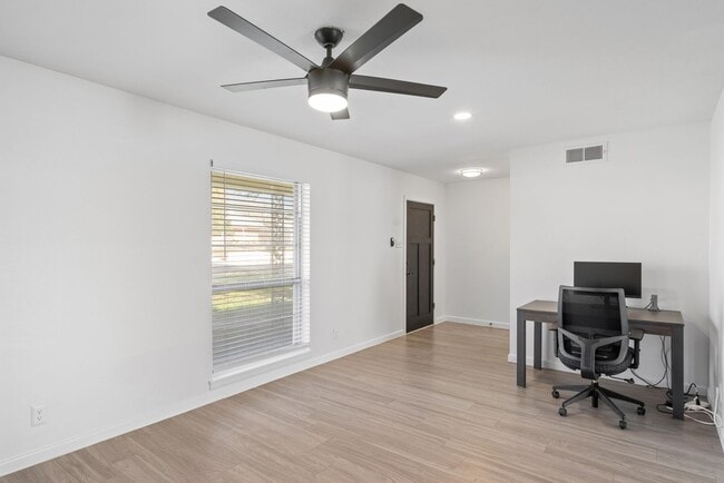 Building Photo - North Central Greater Harmony Hills Area