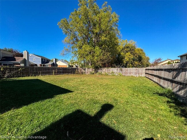 Building Photo - 2867 Woodmont Dr W