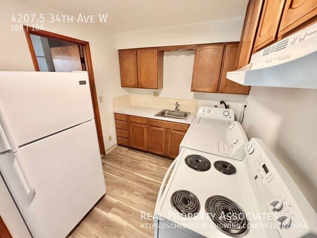 Building Photo - 4207.5 34th Ave W
