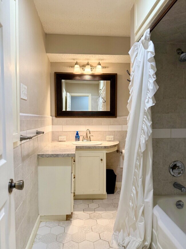 Building Photo - A Standard of Excellence in Tech Terrace!