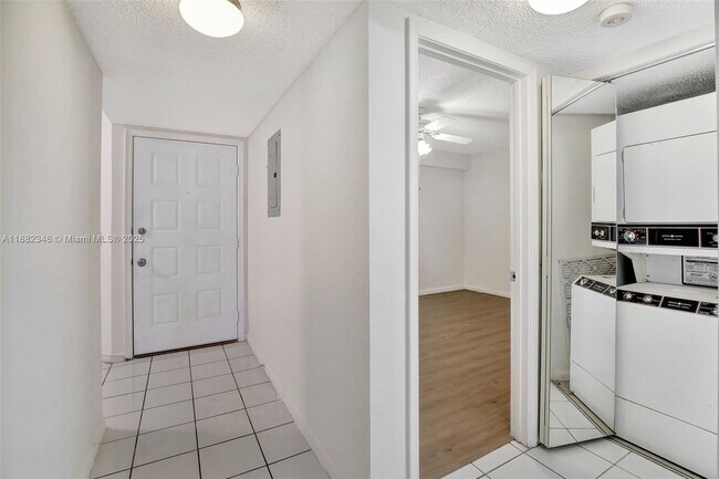 Building Photo - 1201 SW 128th Terrace