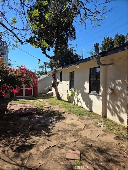 Building Photo - 819 Huntington St