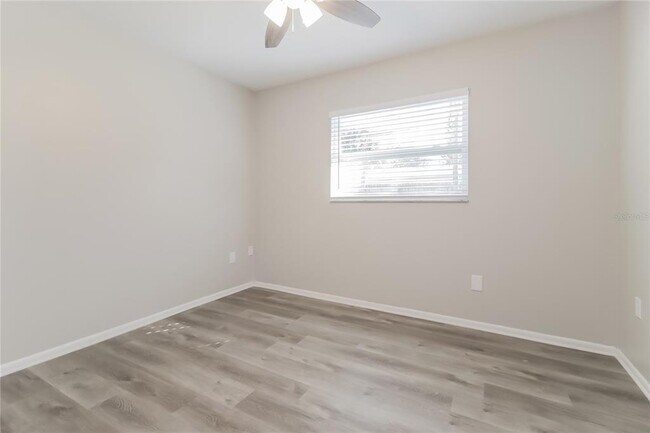 Building Photo - 6621 Voltaire Dr