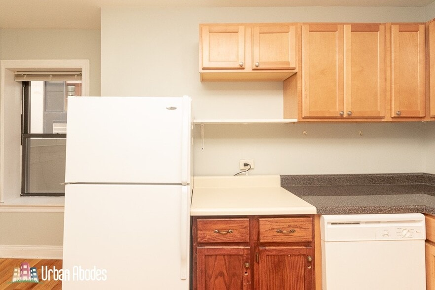 Building Photo - 1337 N Dearborn St