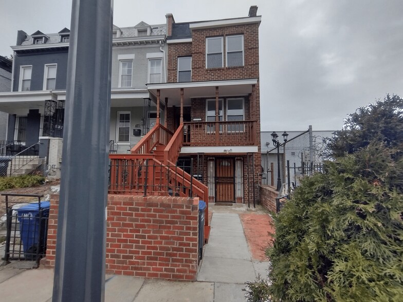 Building Photo - 1933 4th St NE