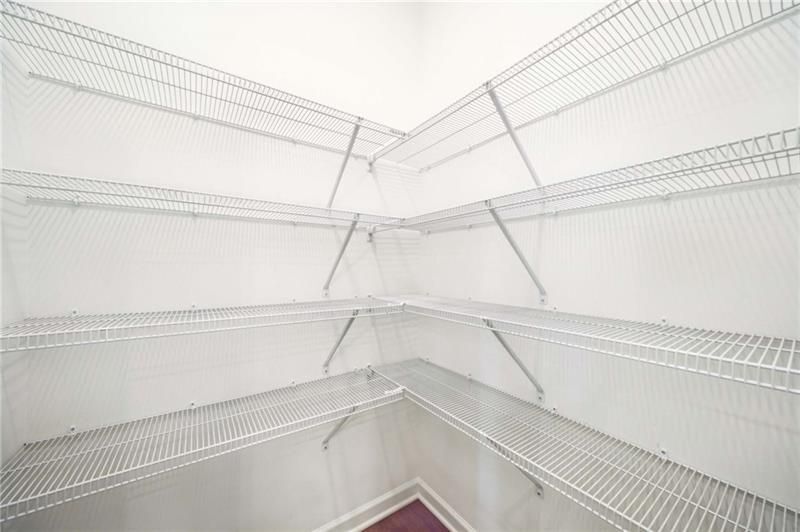 Building Photo - 320 Silverleaf Trl