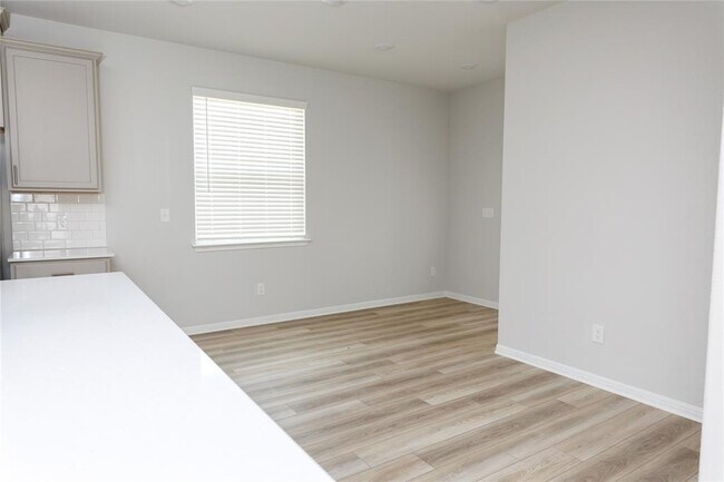 Building Photo - 6206 Marsh Ln