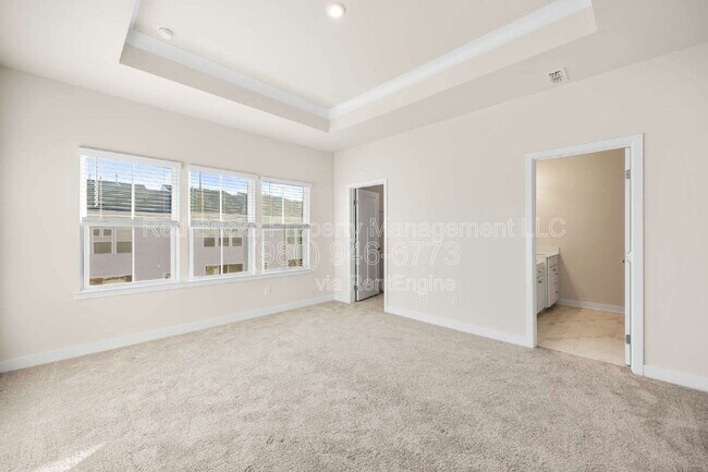 Building Photo - 9769 Oaklawn Blvd NW