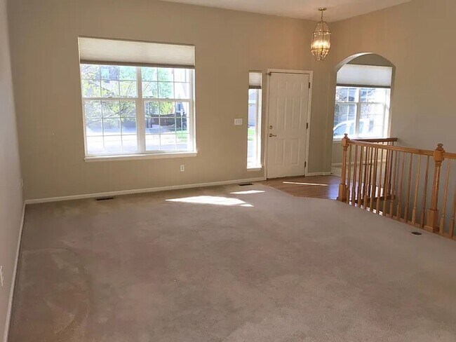 Building Photo - 4285 Nelson Dr