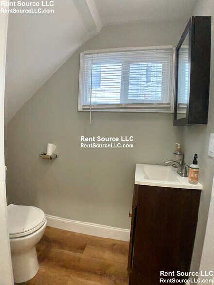 Building Photo - 271 Highland Ave