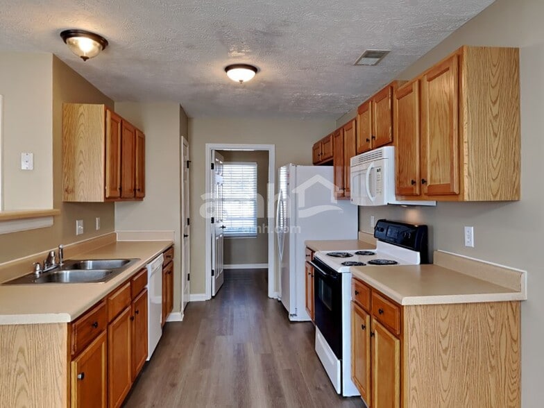 Building Photo - 4861 Nina Marie Ave