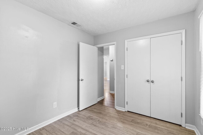 Building Photo - 7313 Pebblebrook Dr