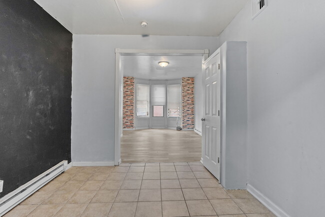 Building Photo - 179 Elk St