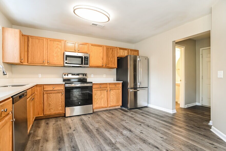 Building Photo - 1315 Ben Livingston Rd