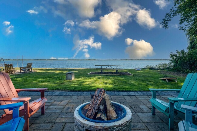 Building Photo - 39259 N Jackson Dr