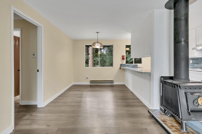 Building Photo - 4104 68th Ave NW