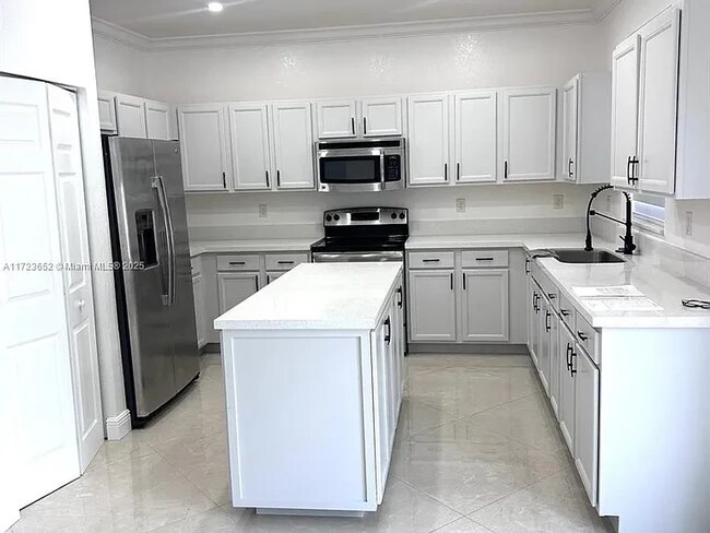 Building Photo - 3530 W 88th St