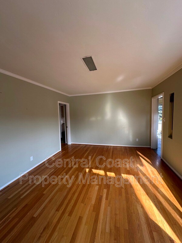 Building Photo - 254 Larkin St