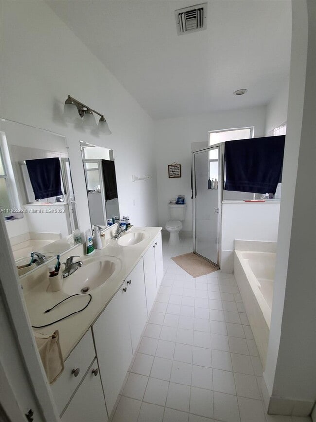 Building Photo - 10270 SW 59th St