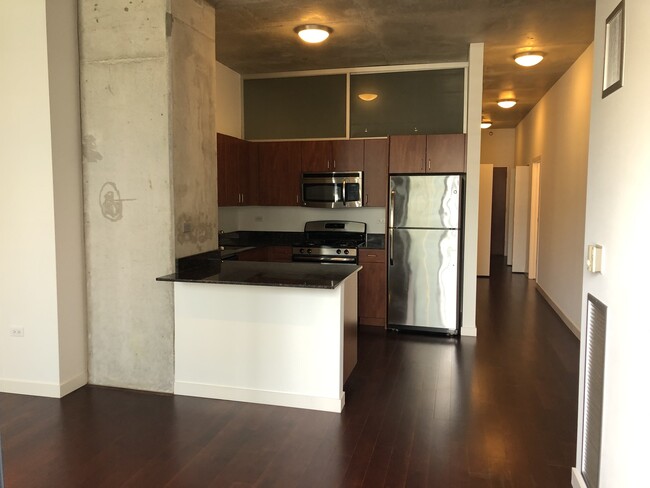 Building Photo - 235 W Van Buren St