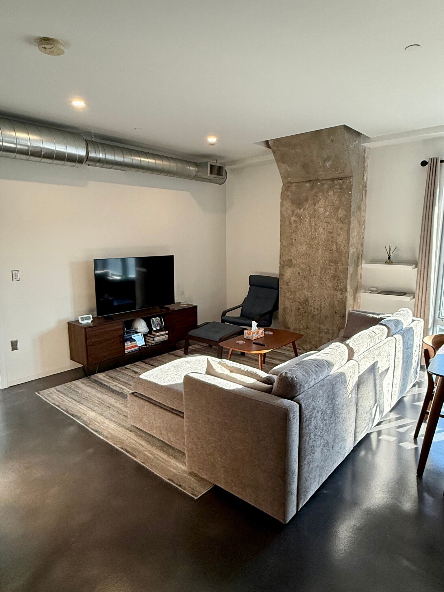 Building Photo - 9 Medford St