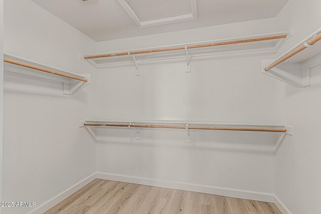 Building Photo - 6410 W Buckskin Trail