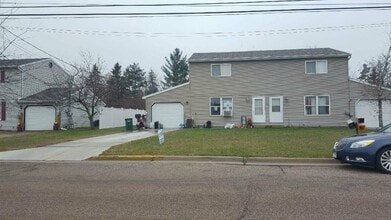 Building Photo - 2 Bedroom Duplex