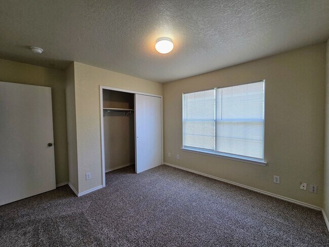 Building Photo - Cibolo Valley Range ~ Single Story 4 Bedro...