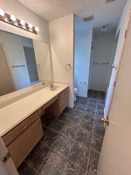 Building Photo - 1011 Windymeadow Ln