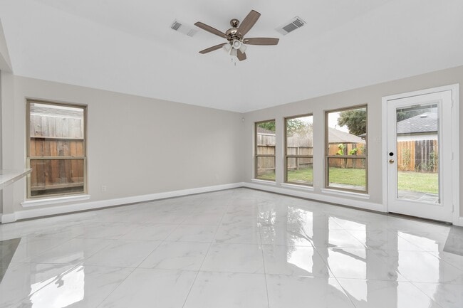 Building Photo - 3523 Colleen Woods Cir