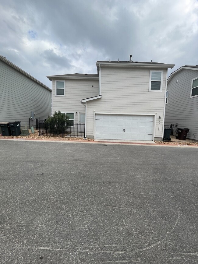 Building Photo - 10829 Emerick St