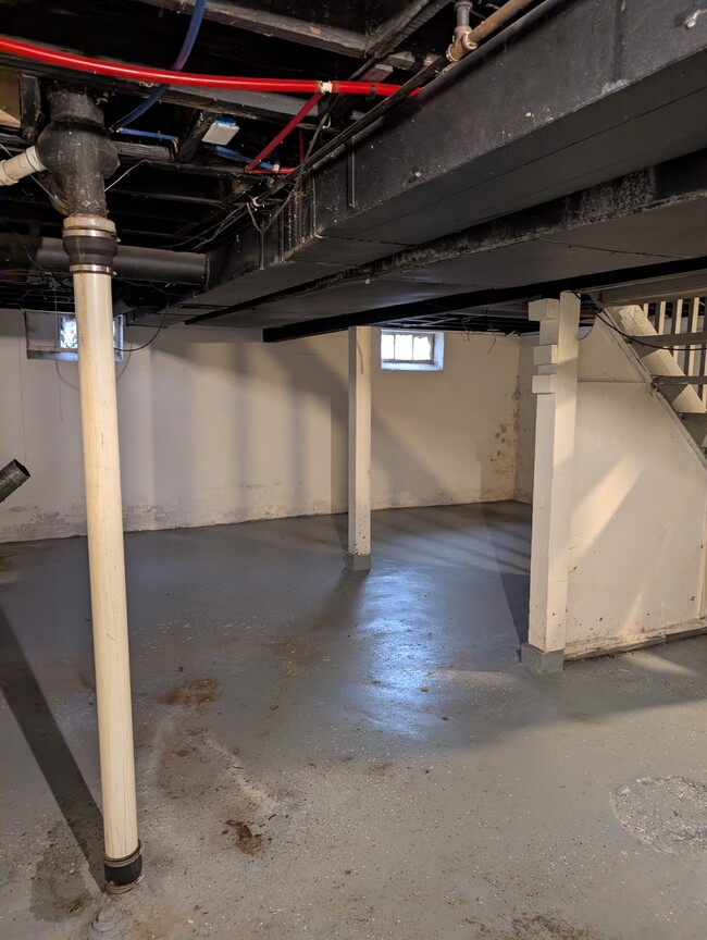 Building Photo - 12084 Vaughan St